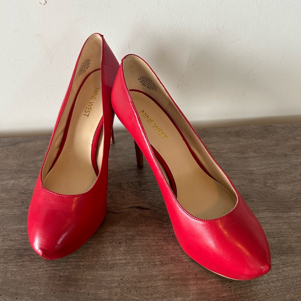 Ladies Nine West Red Patent Leather Stilettos